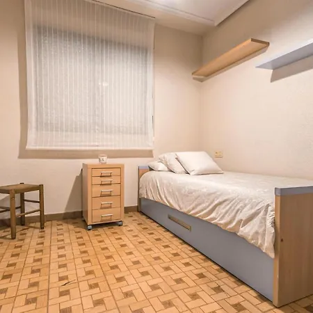 Stunning In With Wifi Apartament