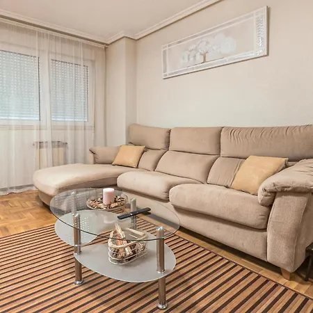 Stunning In With Wifi Apartament