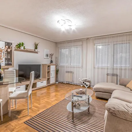 Stunning In With Wifi Apartment